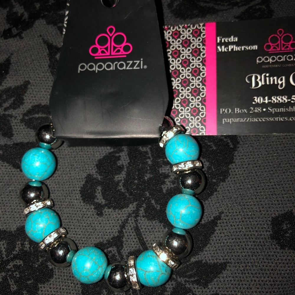 Paparazzi  teal  necklace bracelet ,extra earring